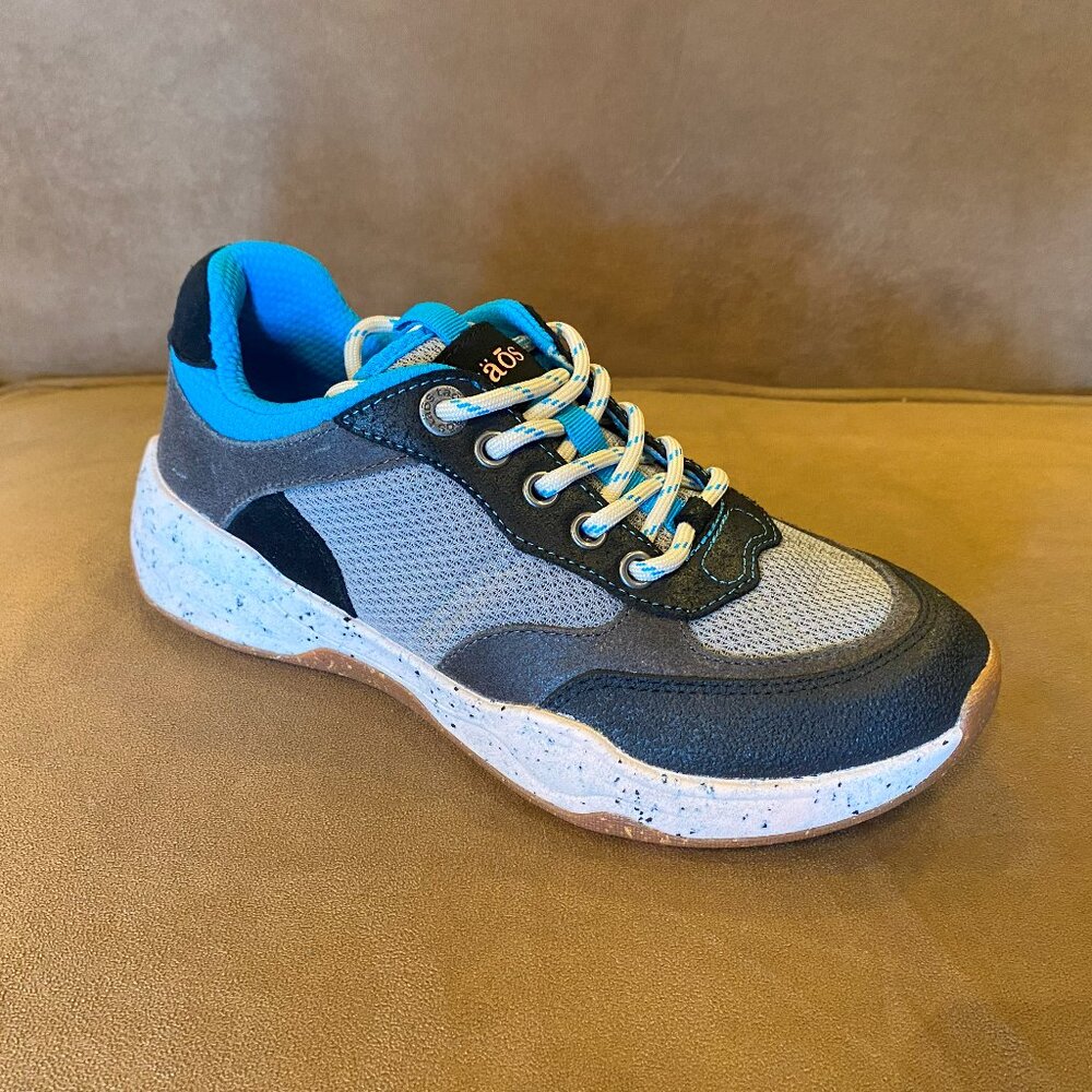 Taos Footwear Women's Gray, Black & Blue Fashion Sneakers